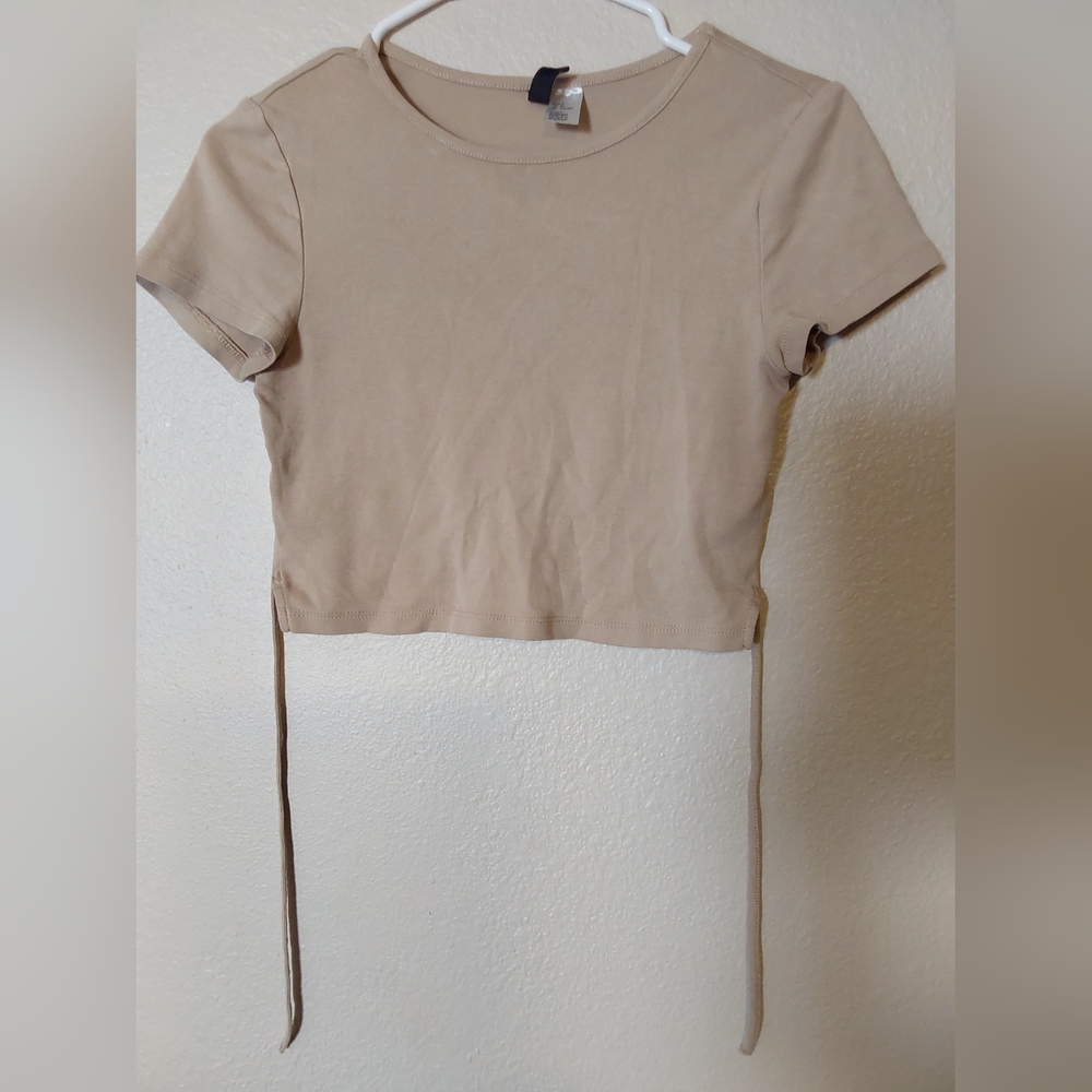 H&M Tops, Women's Size Small Beige H&M Crop Top